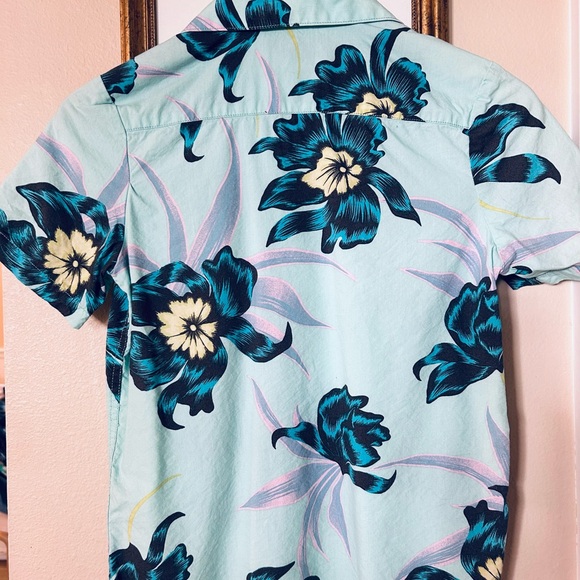 Volcom Boy’s Tropical Floral Shirt - Picture 6 of 6